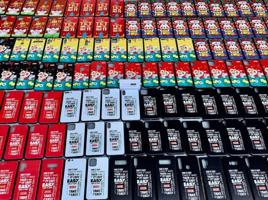 làm ốp điện thoại in logo công ty