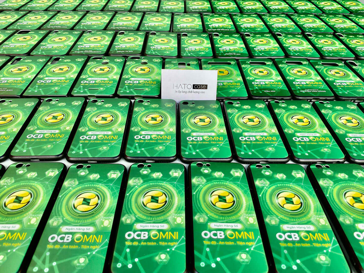 đặt ốp lưng điện thoại